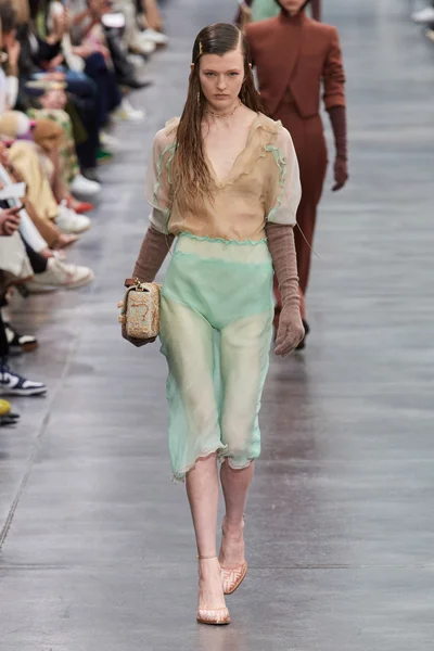 Look 20